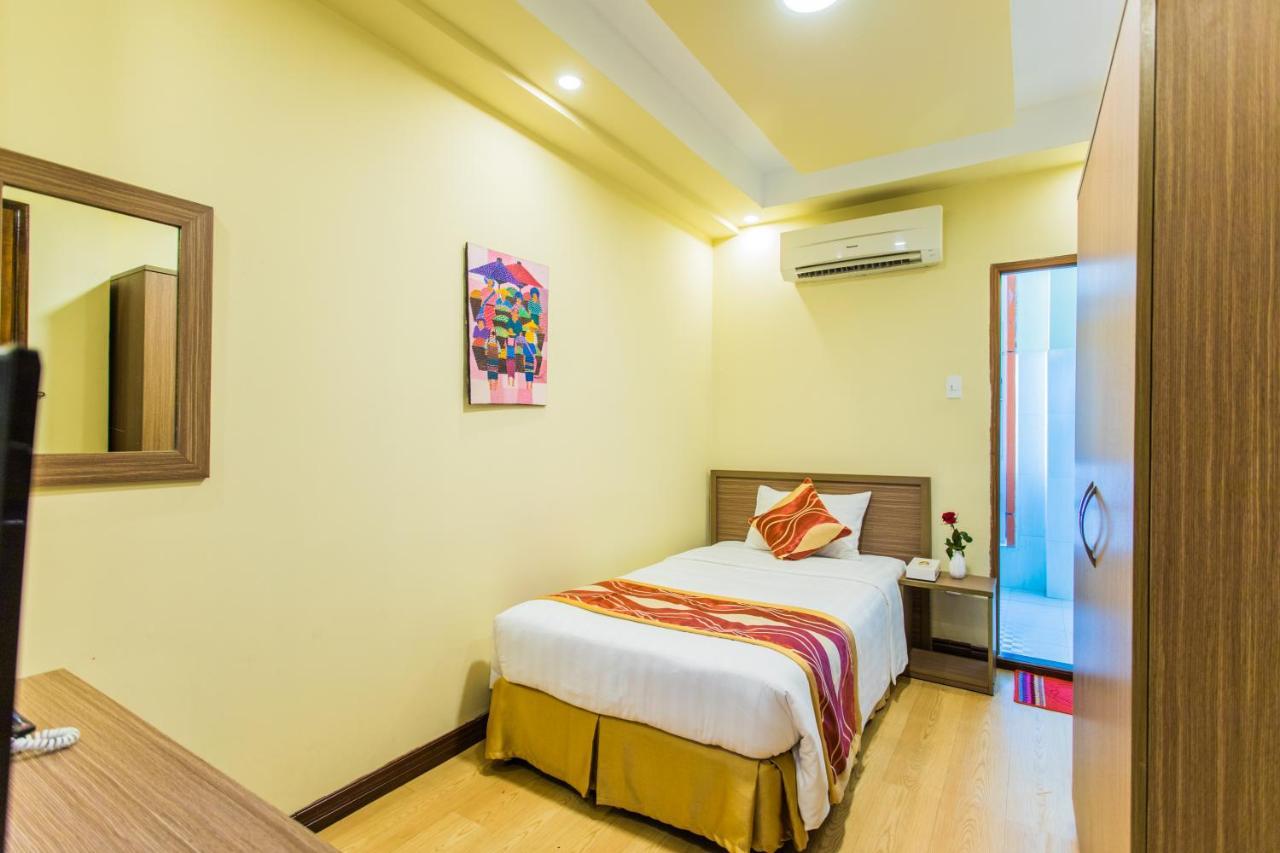 Golden Gate China Town Hotel Yangon Exteriör bild